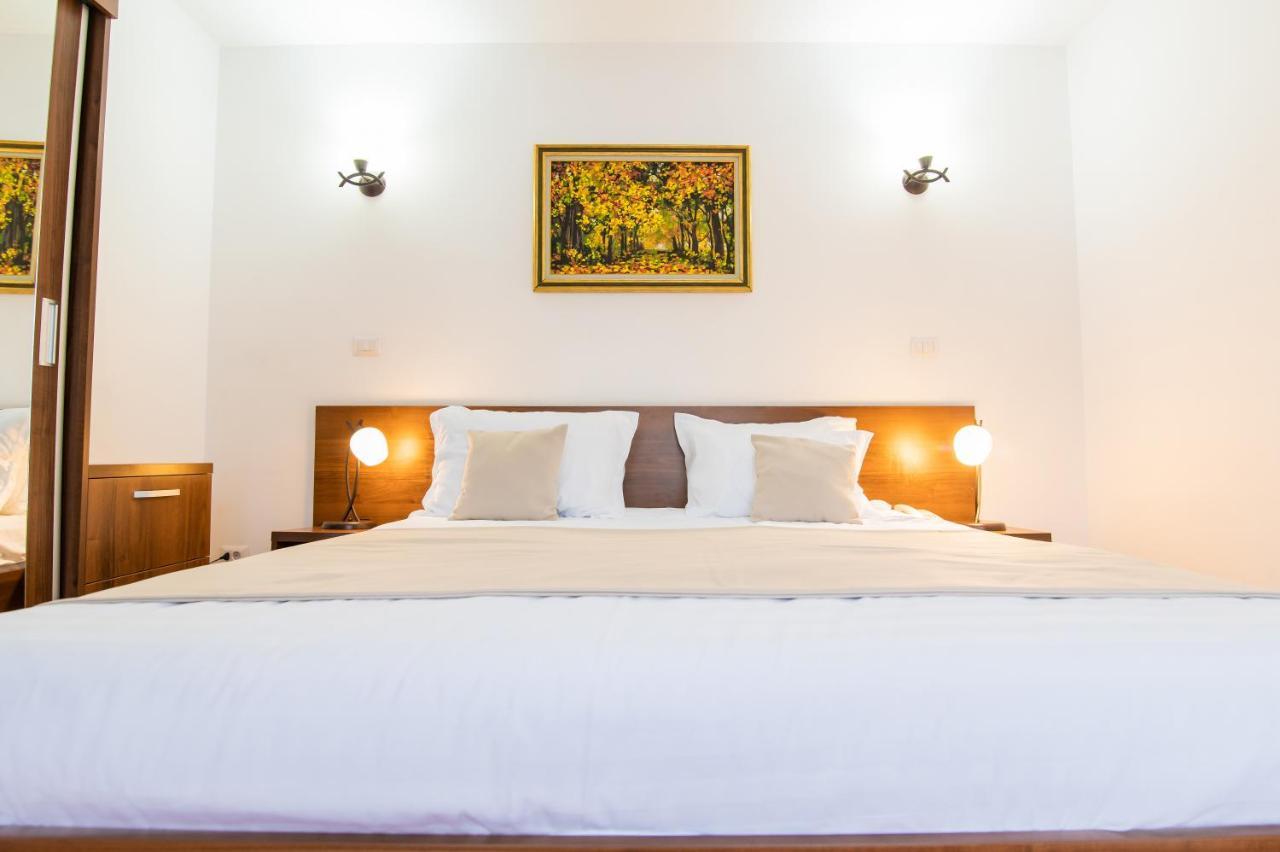 Hotel Class Brezoi Exteriér fotografie